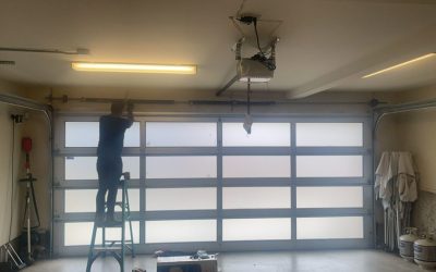 When to Repair vs. Replace Your Garage Door: Florida Homeowner’s Guide